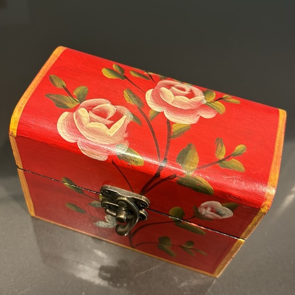 Novelty Gift Box - Picture 2 of 10